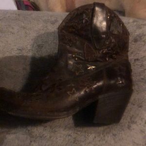 Ariat womens cowboy booties